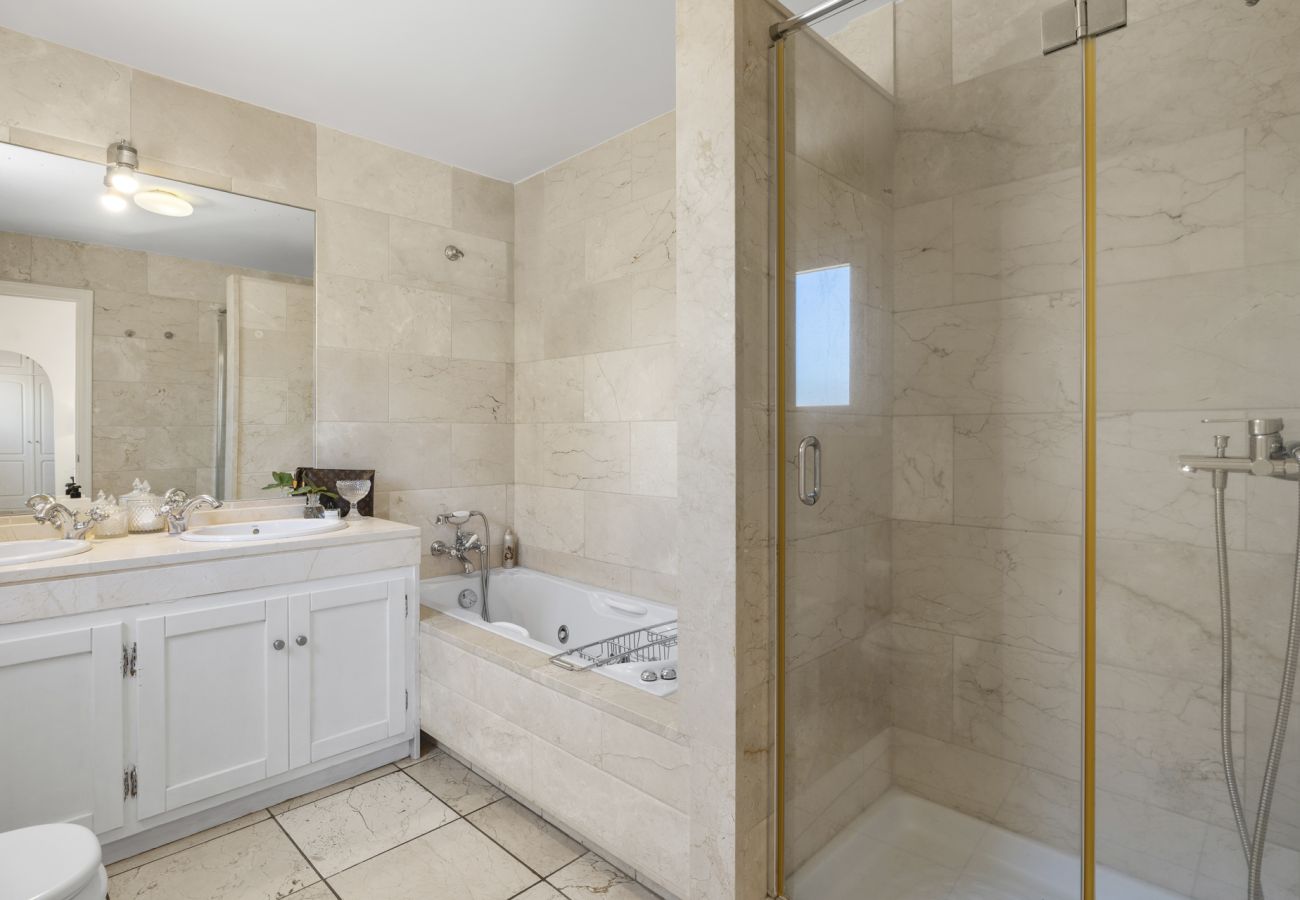 Villa i San Pedro de Alcántara - Villa Limones | Luxury Beachside Villa