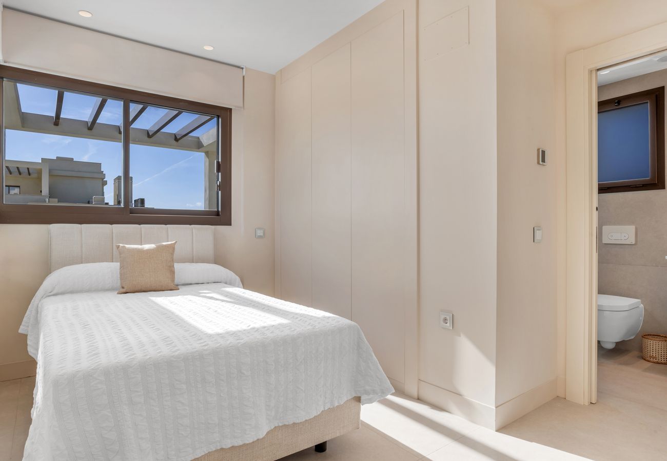 Lägenhet i Estepona - Luxury Beachfront Velaya